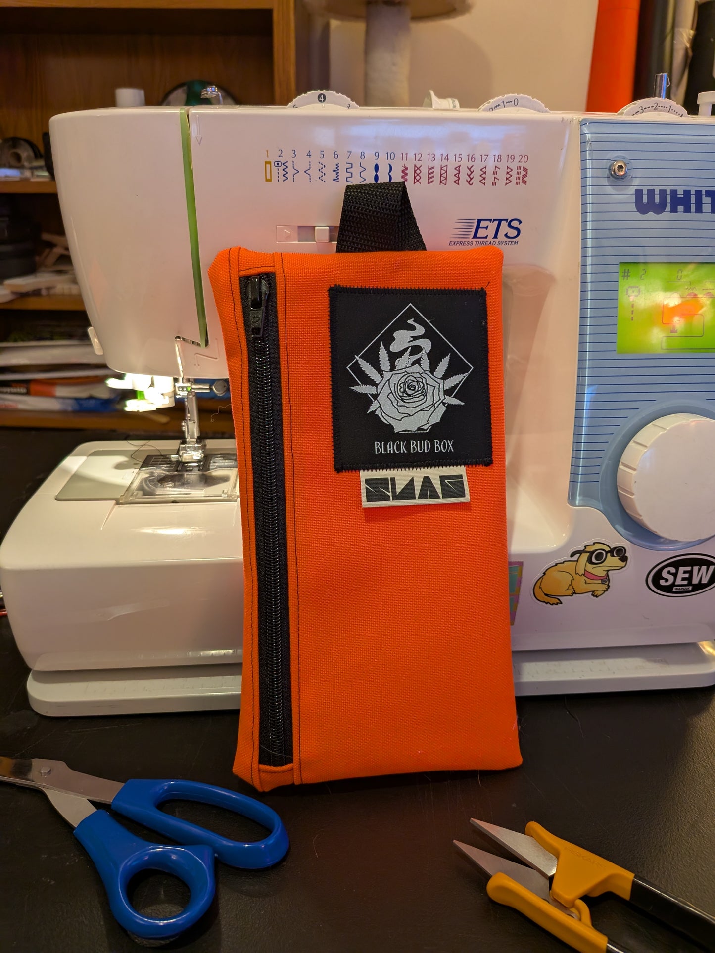 Black Bud Box Winter Pouches