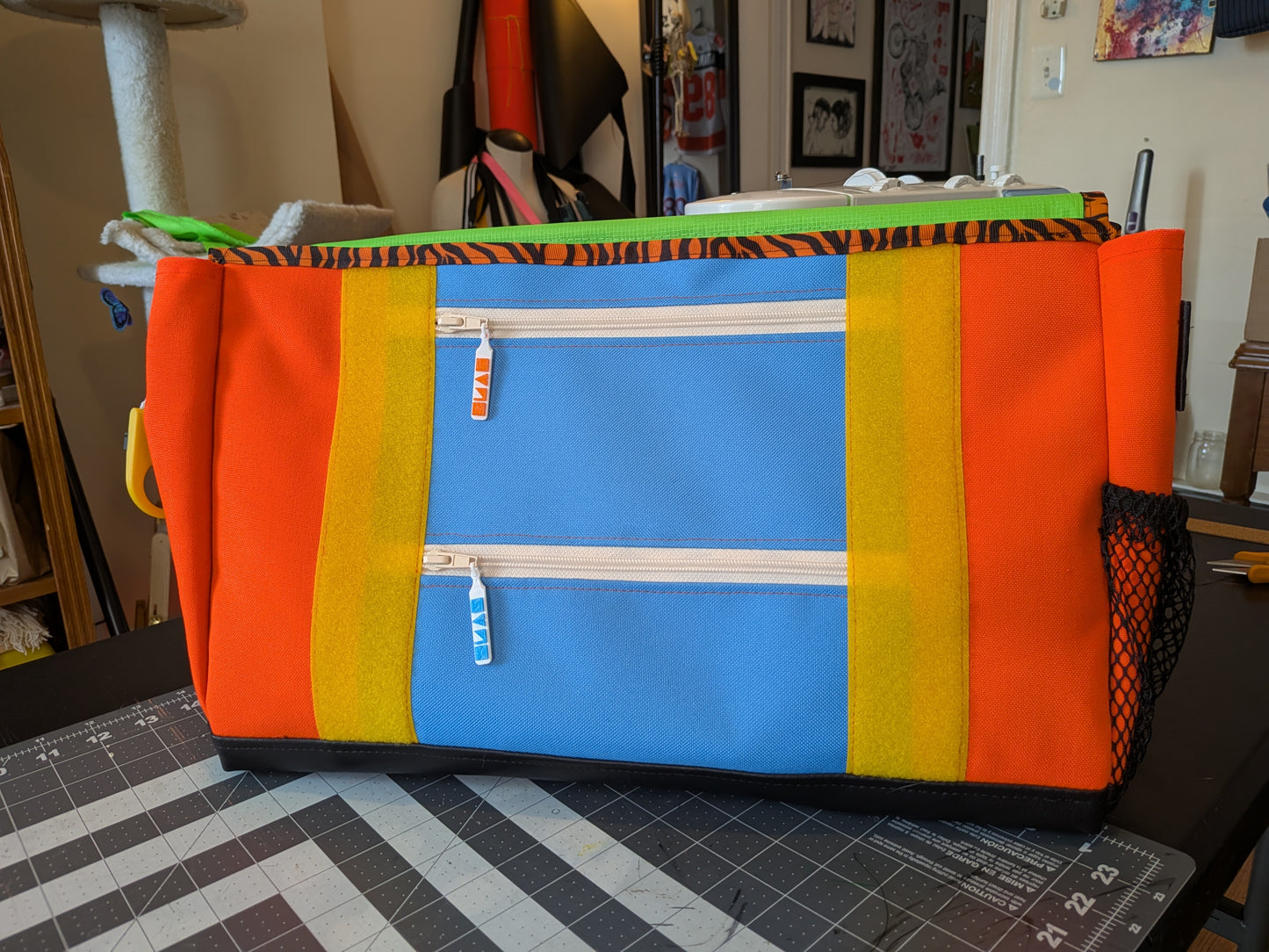 Custom Large Messenger