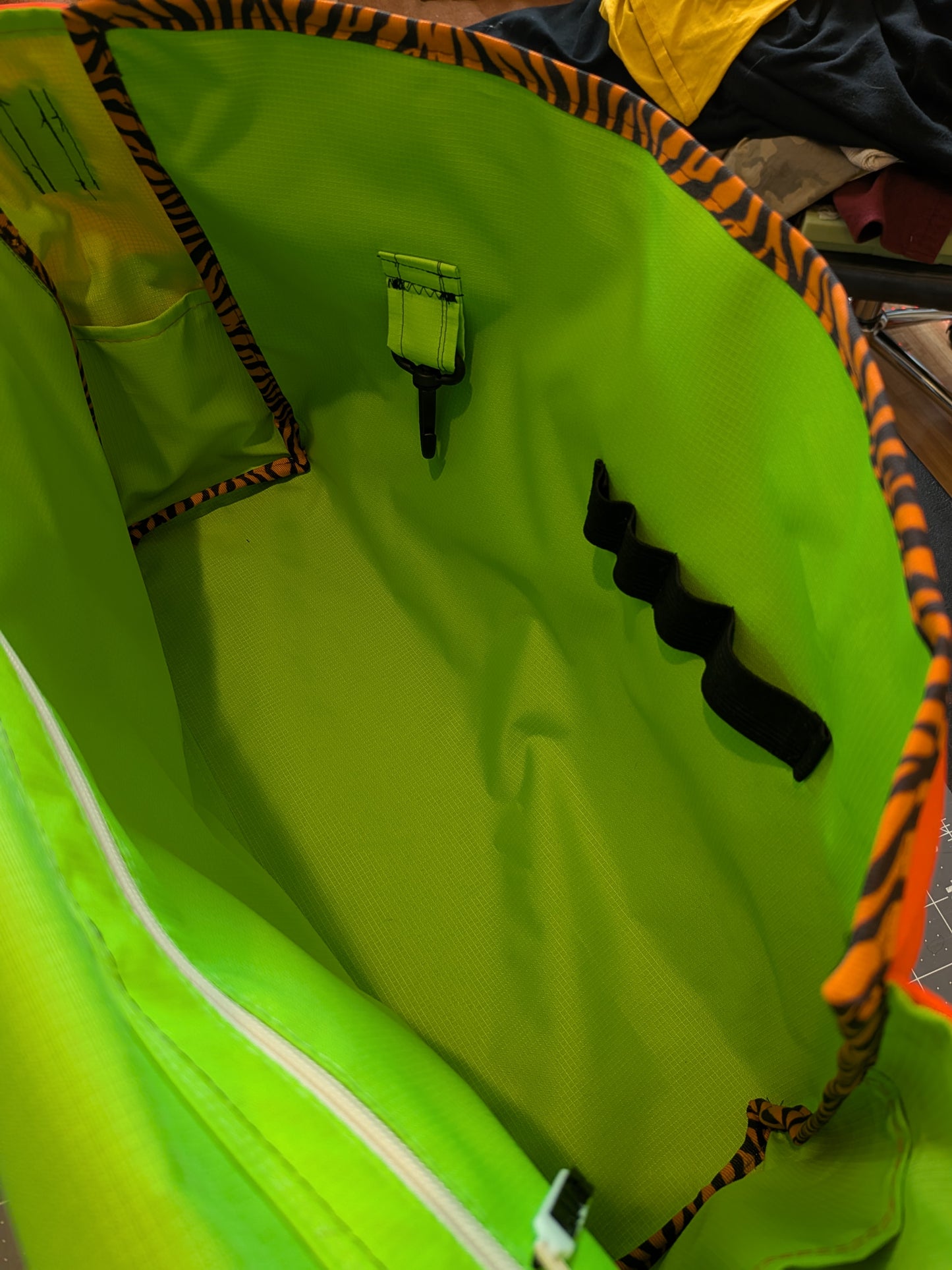 Custom Large Messenger
