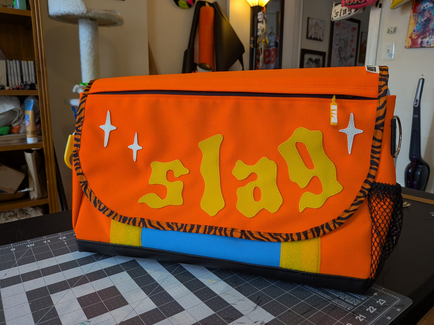 Custom Large Messenger